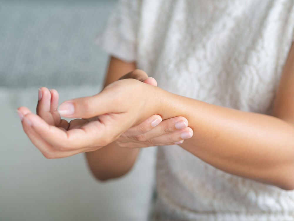 Three causes of burning pain in the wrist shutterstock 1188271540 burning pain in wrist
