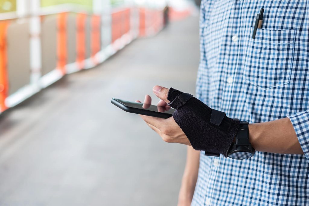 Is carpal tunnel surgery worth it? The pros and cons man having wrist pain de quervain s tenosynovitis 2022 11 07 22 19 41 utc is carpal tunnel surgery worth it? the pros and cons carpal tunnel syndrome
